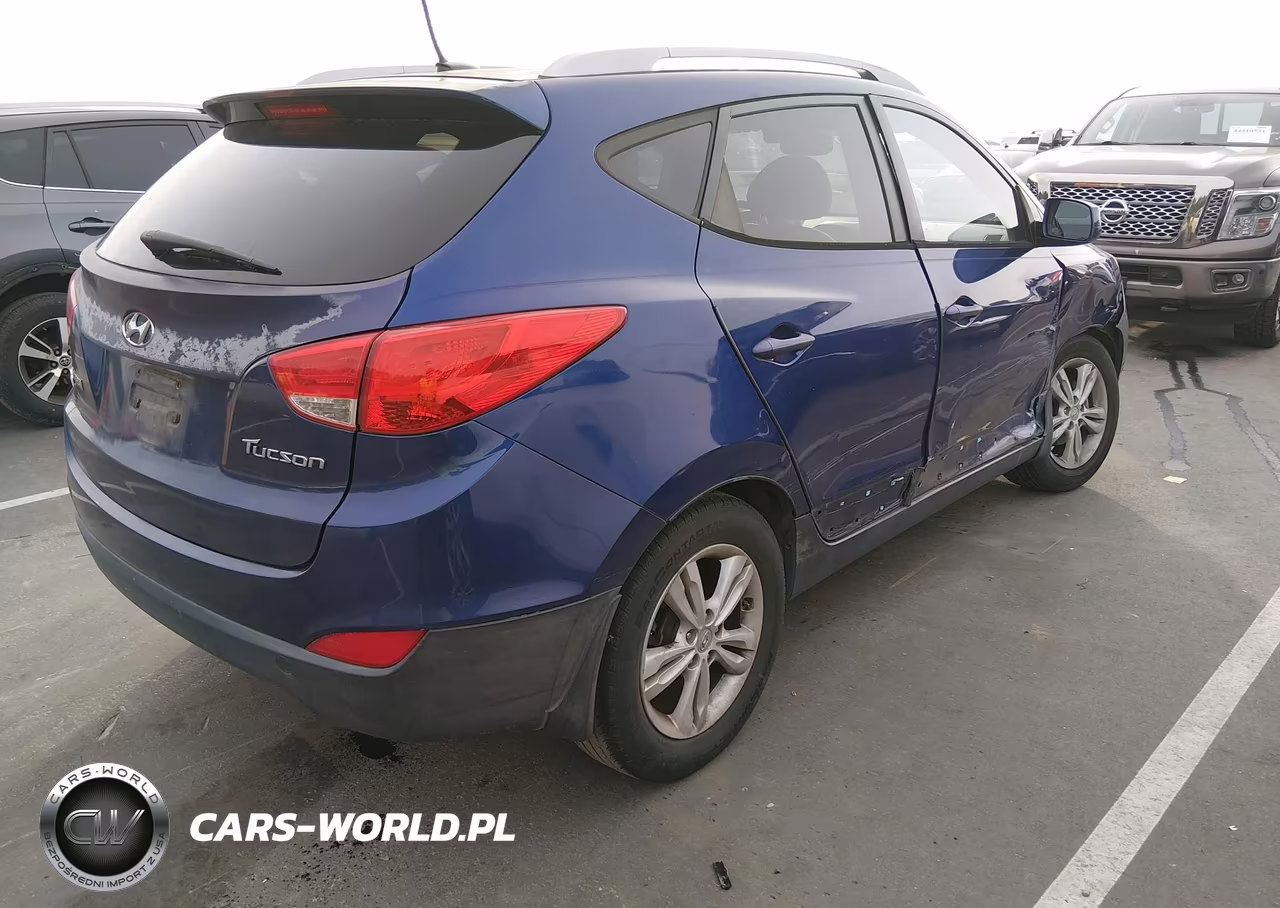 2011 Hyundai Tucson Gls VIN:KM8JU3AC5BU136697 - 4