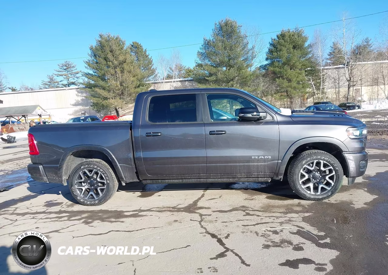 2025 Ram 1500 Laramie 4X4 5'7 Box VIN:1C6SRFJP2SN726307 - 13