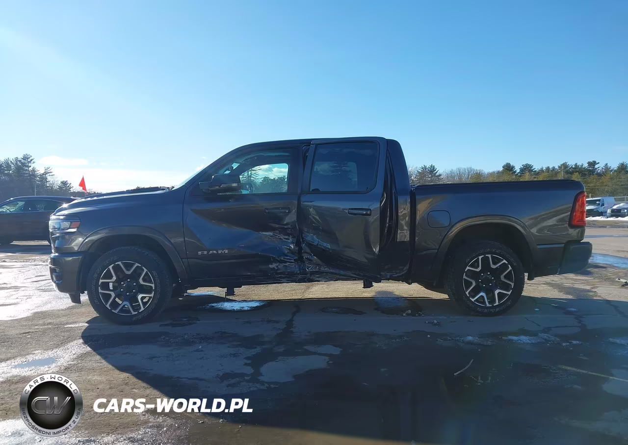 2025 Ram 1500 Laramie 4X4 5'7 Box VIN:1C6SRFJP2SN726307 - 14