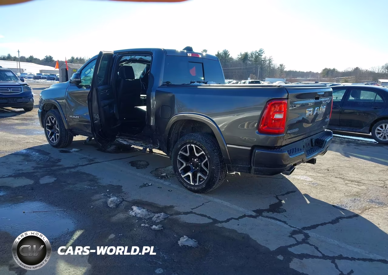 2025 Ram 1500 Laramie 4X4 5'7 Box VIN:1C6SRFJP2SN726307 - 3