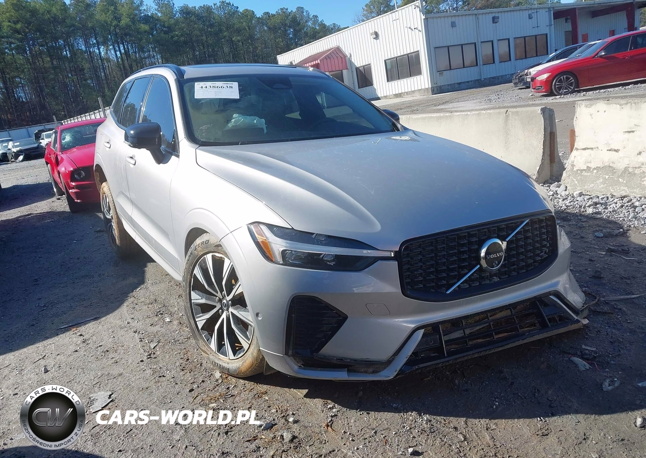2024 Volvo Xc60 B5 Plus Dark Theme
