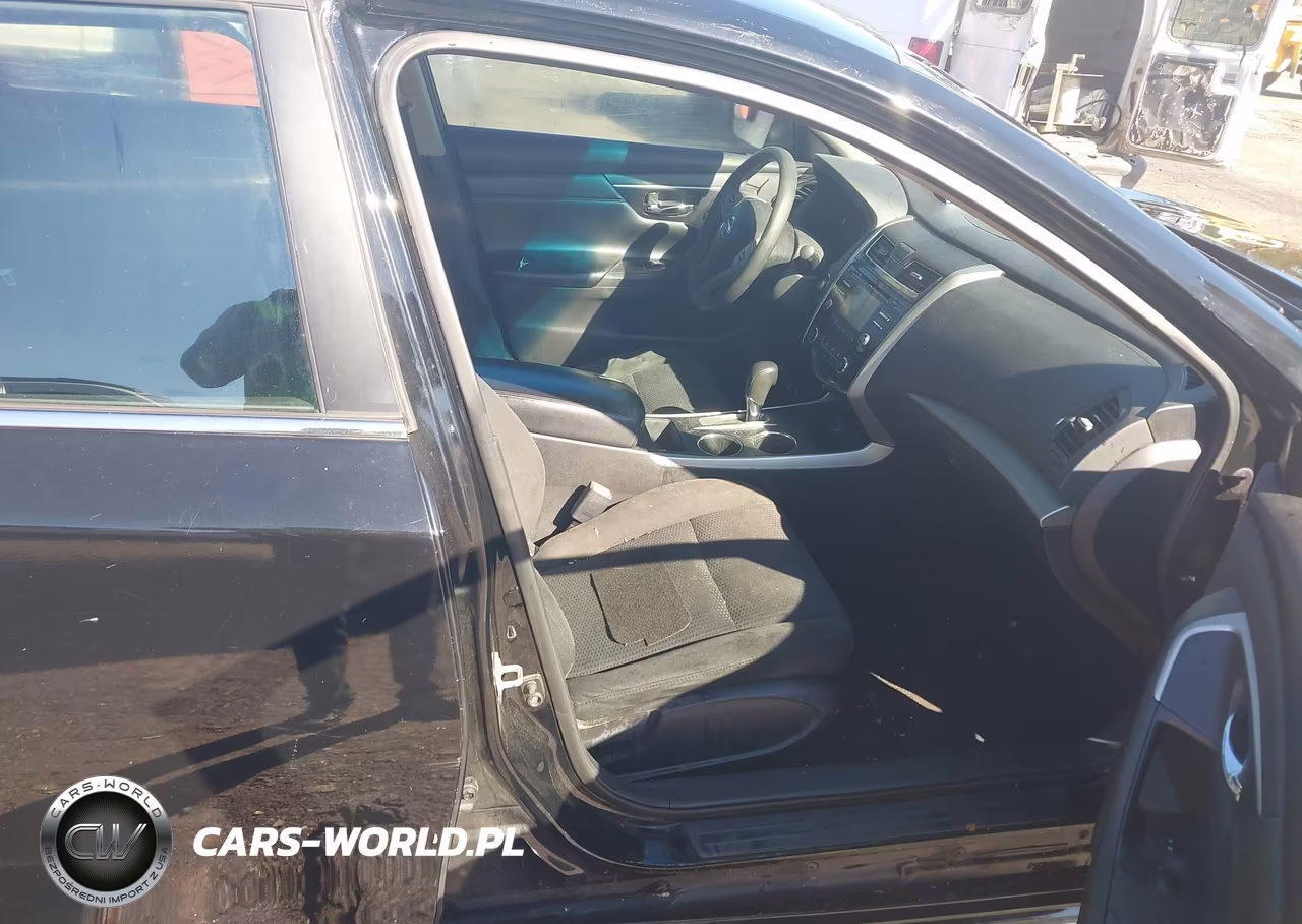 2015 Nissan Altima 2.5 S VIN:1N4AL3AP6FN400574 - 5