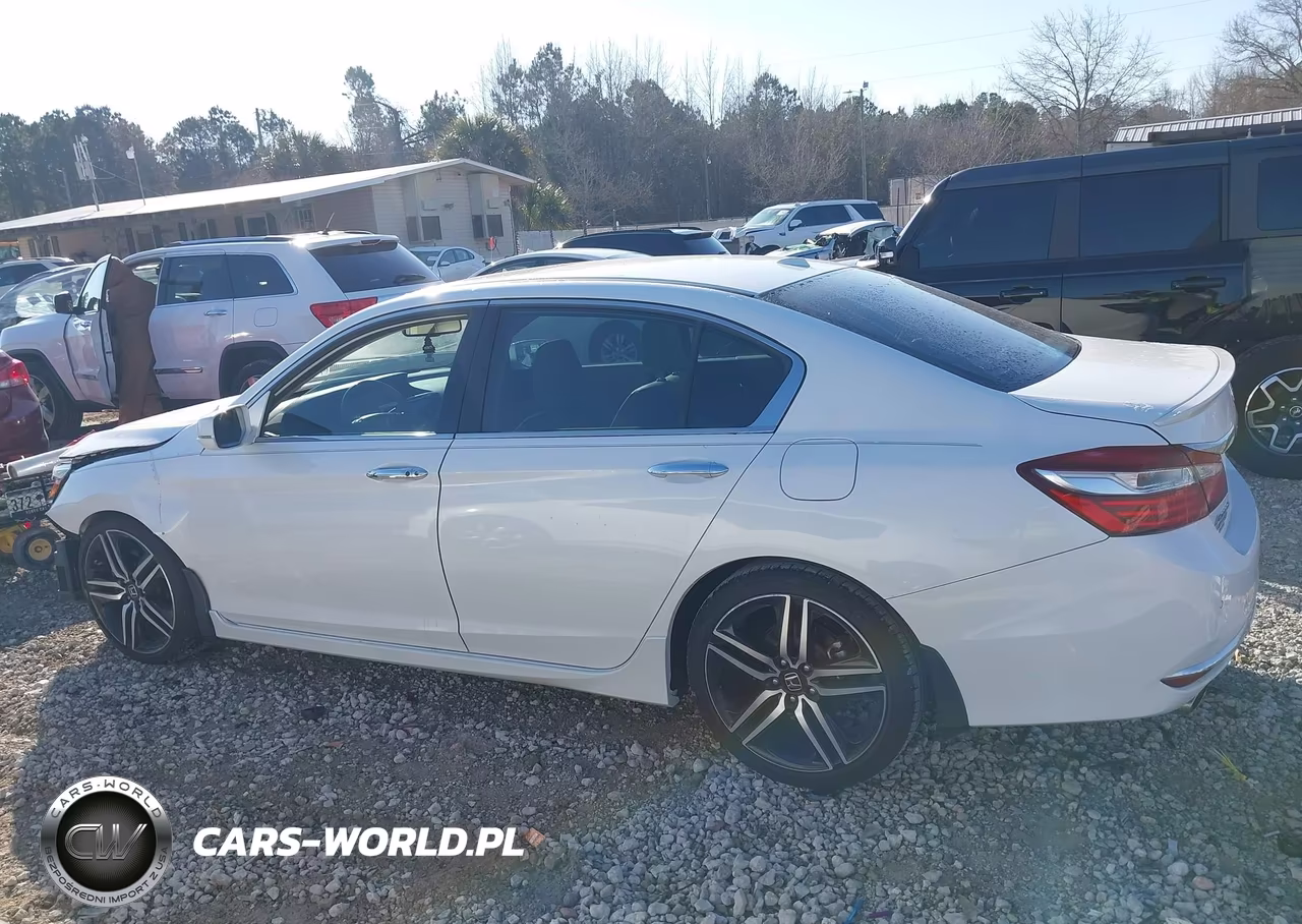 2017 Honda Accord Touring V6 VIN:1HGCR3F9XHA011816 - 15