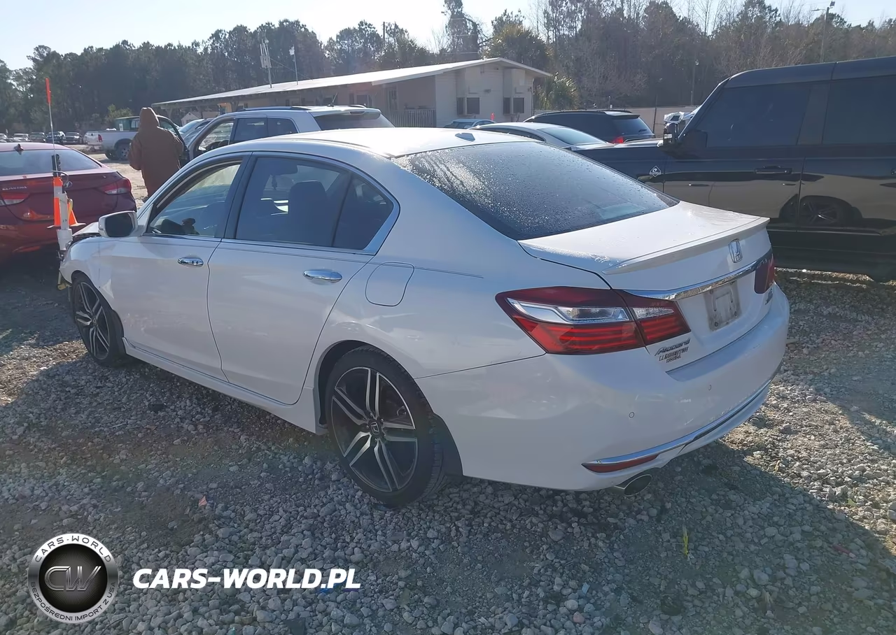 2017 Honda Accord Touring V6 VIN:1HGCR3F9XHA011816 - 3