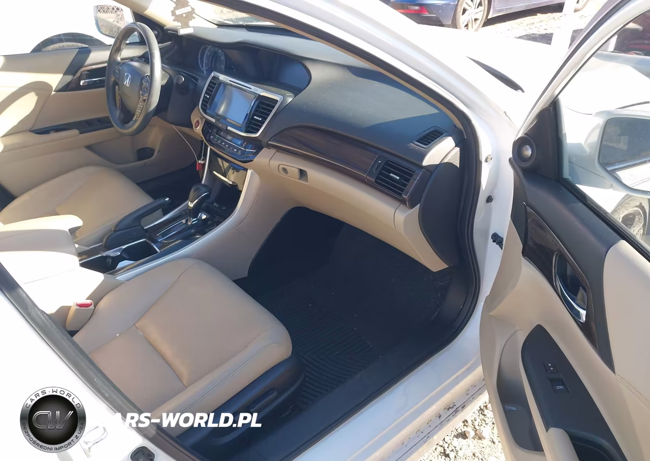 2017 Honda Accord Touring V6 VIN:1HGCR3F9XHA011816 - 5
