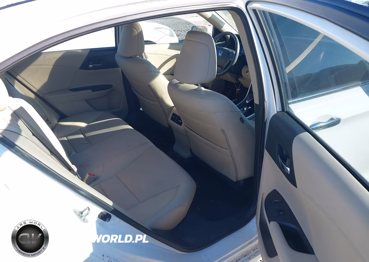 2017 Honda Accord Touring V6 VIN:1HGCR3F9XHA011816 - 8