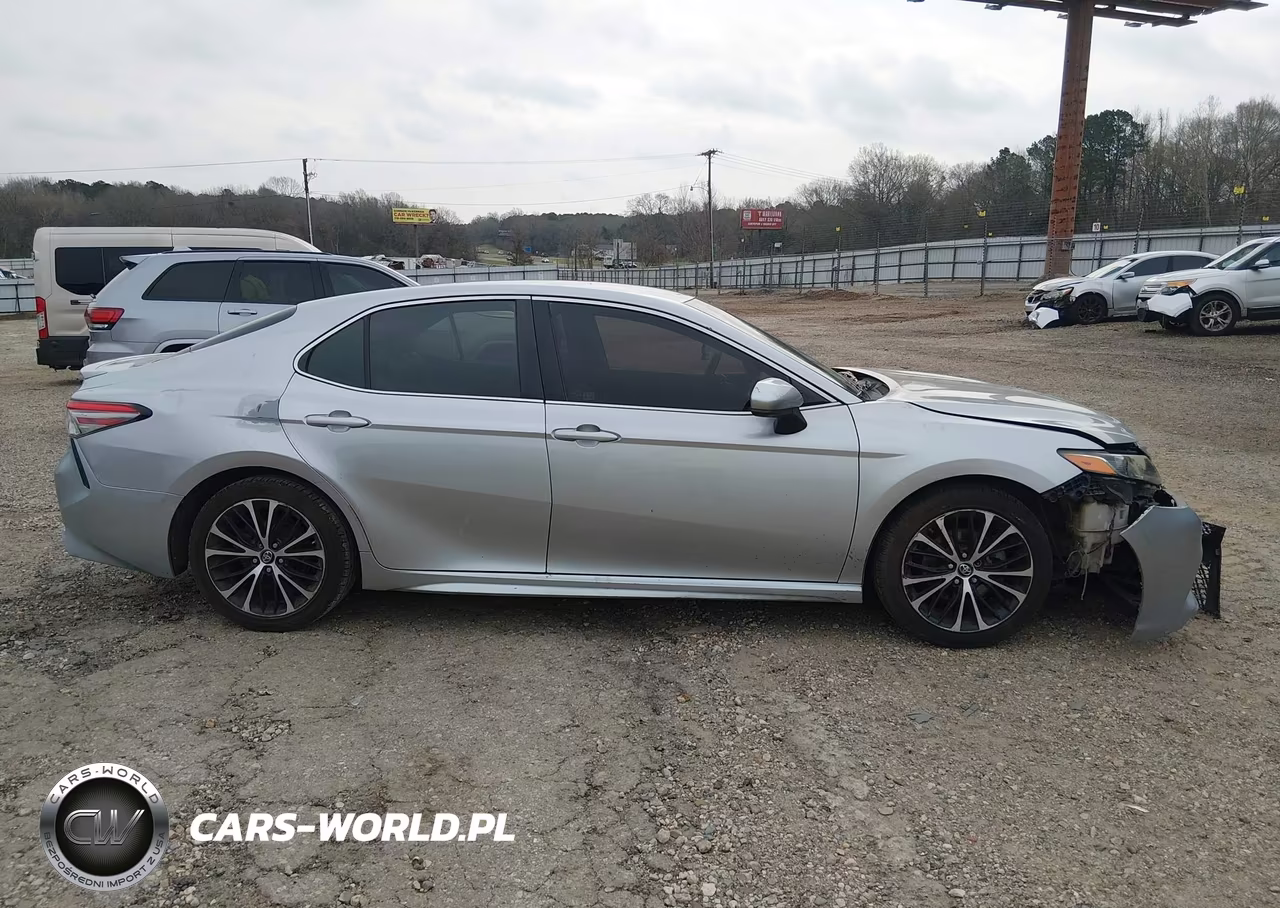 2018 Toyota Camry Se VIN:4T1B11HK1JU590782 - 14