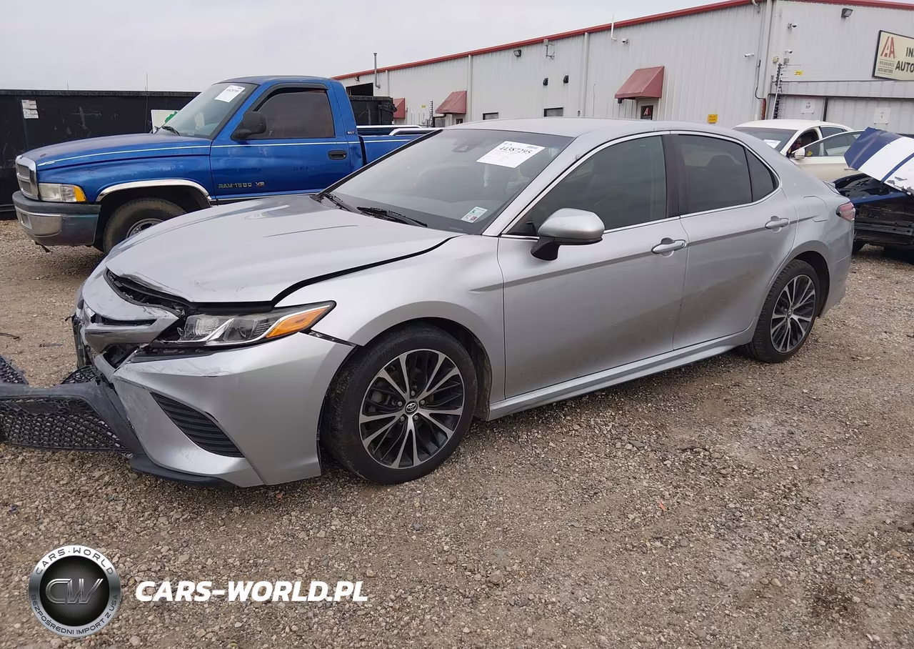 2018 Toyota Camry Se VIN:4T1B11HK1JU590782 - 2