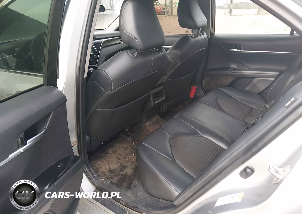 2018 Toyota Camry Se VIN:4T1B11HK1JU590782 - 21
