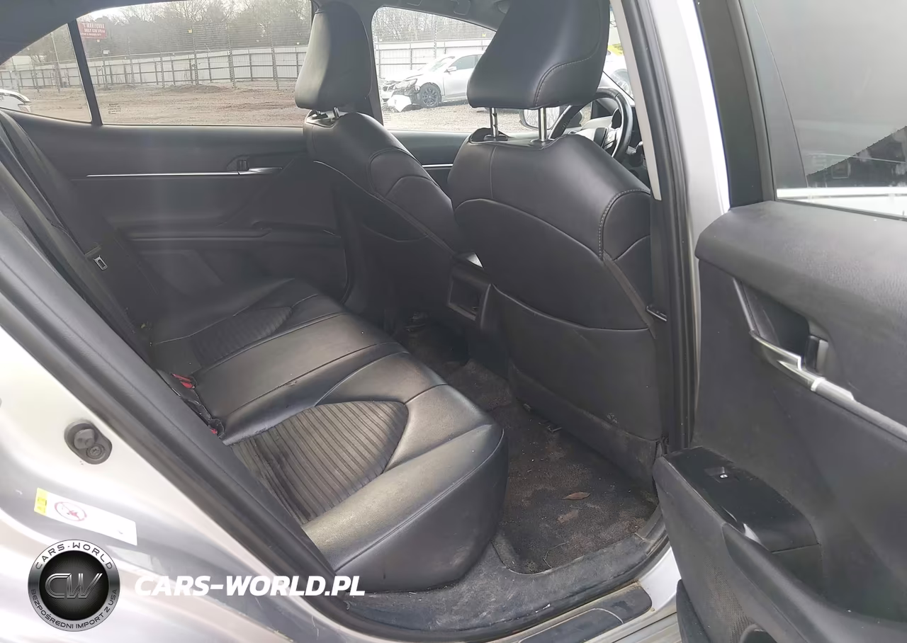 2018 Toyota Camry Se VIN:4T1B11HK1JU590782 - 8