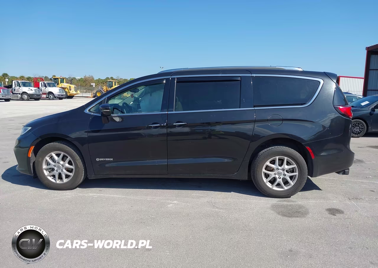 2021 Chrysler Pacifica Touring L VIN:2C4RC1BG8MR592256 - 14