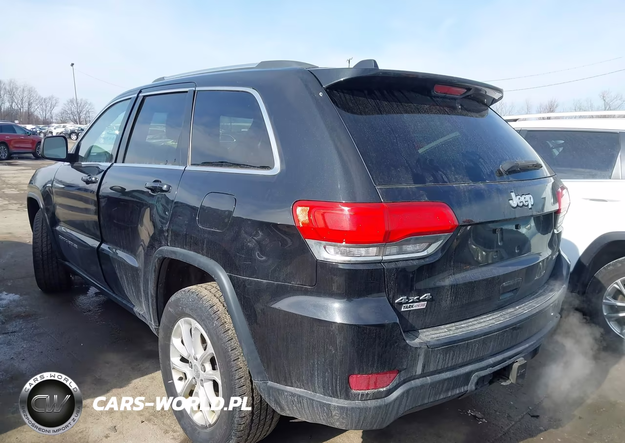 2015 Jeep Grand Cherokee Laredo VIN:1C4RJFAG8FC102107 - 3