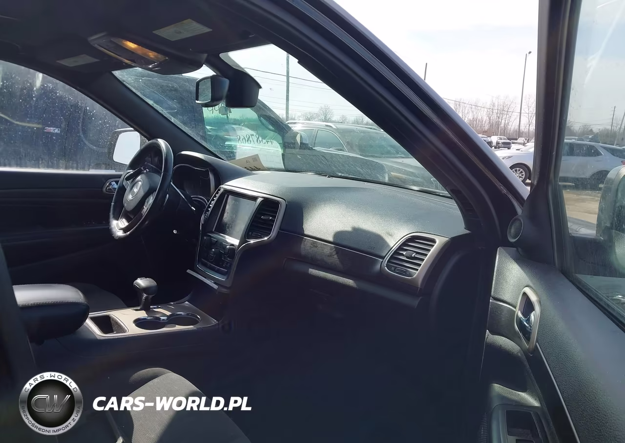 2015 Jeep Grand Cherokee Laredo VIN:1C4RJFAG8FC102107 - 5
