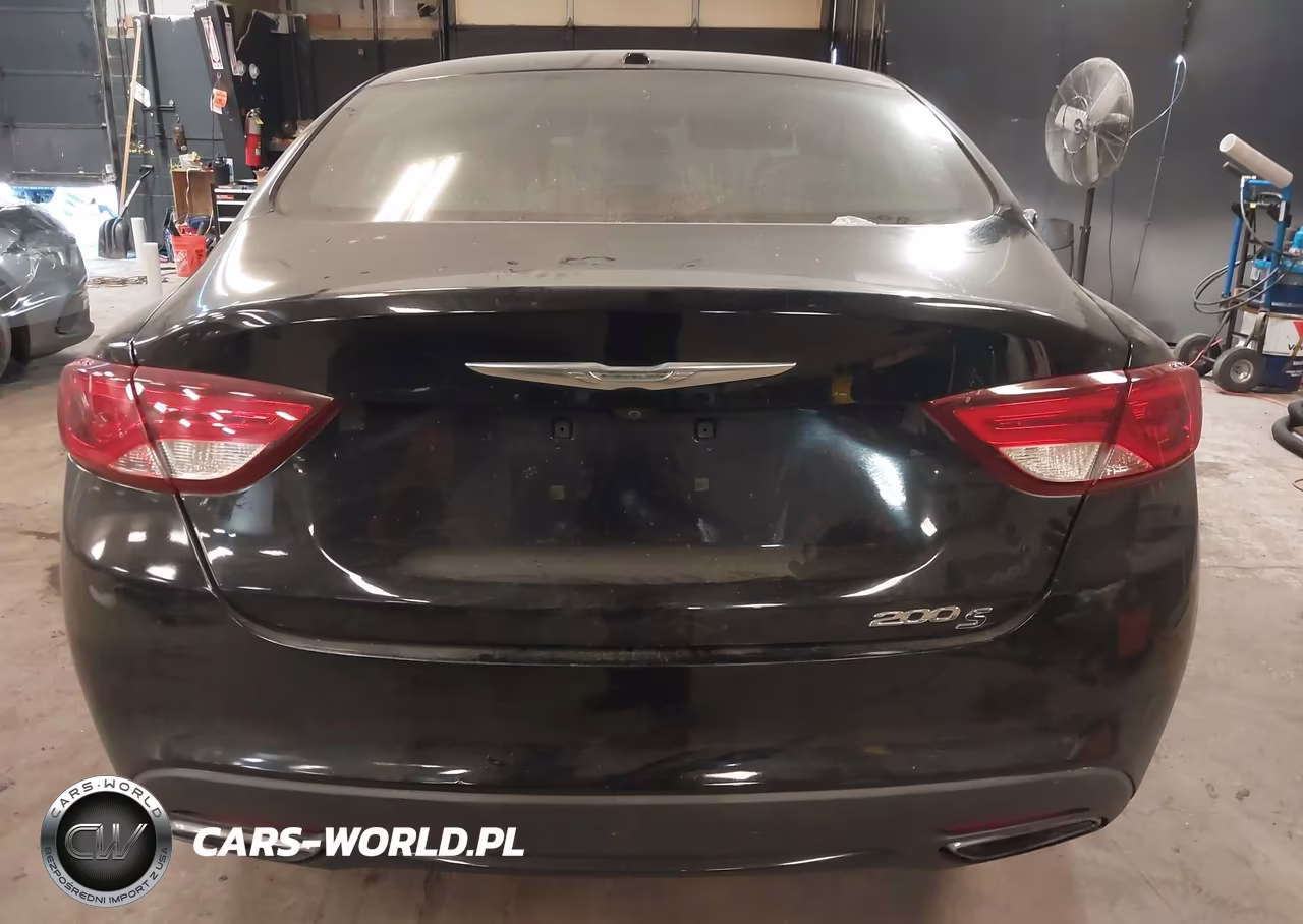 2015 Chrysler 200 S VIN:1C3CCCBB0FN614406 - 16