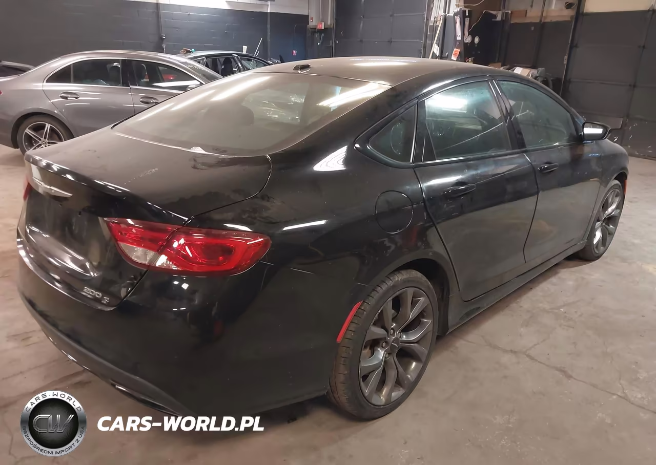 2015 Chrysler 200 S VIN:1C3CCCBB0FN614406 - 4