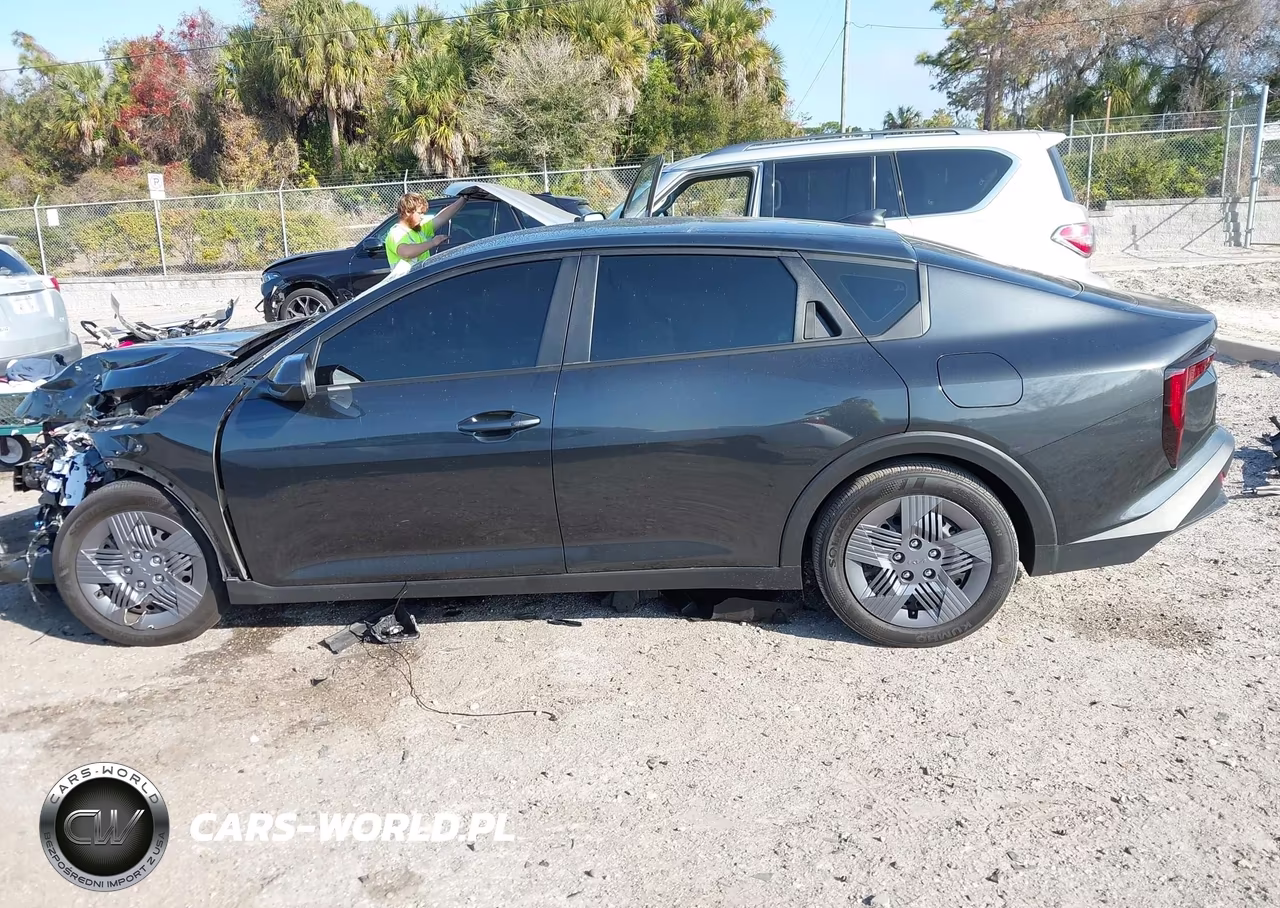 2025 Kia K4 Lx VIN:3KPFT4DE2SE076294 - 14