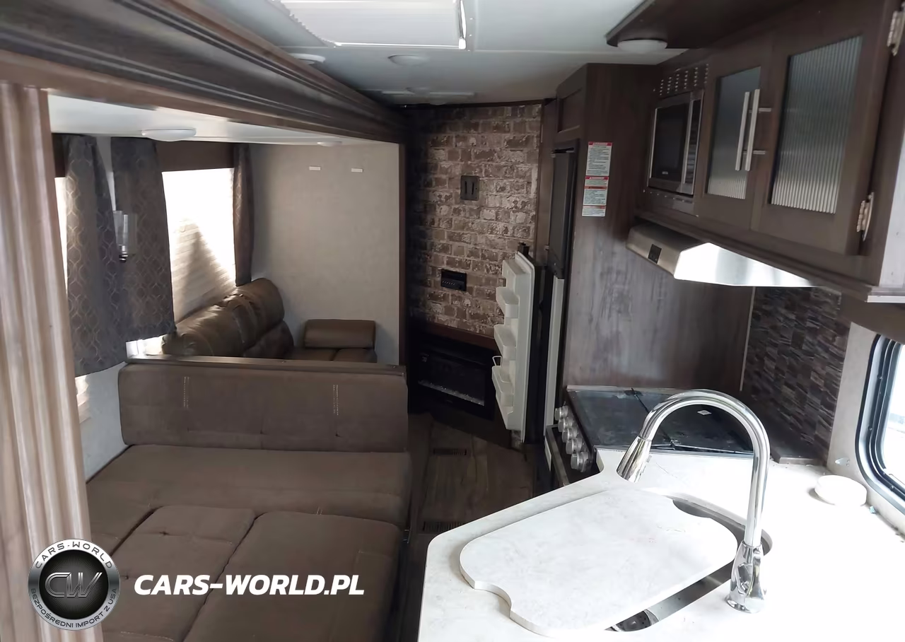 2018 Forest River Travel Trailer VIN:4X4TCKB27JX133579 - 8