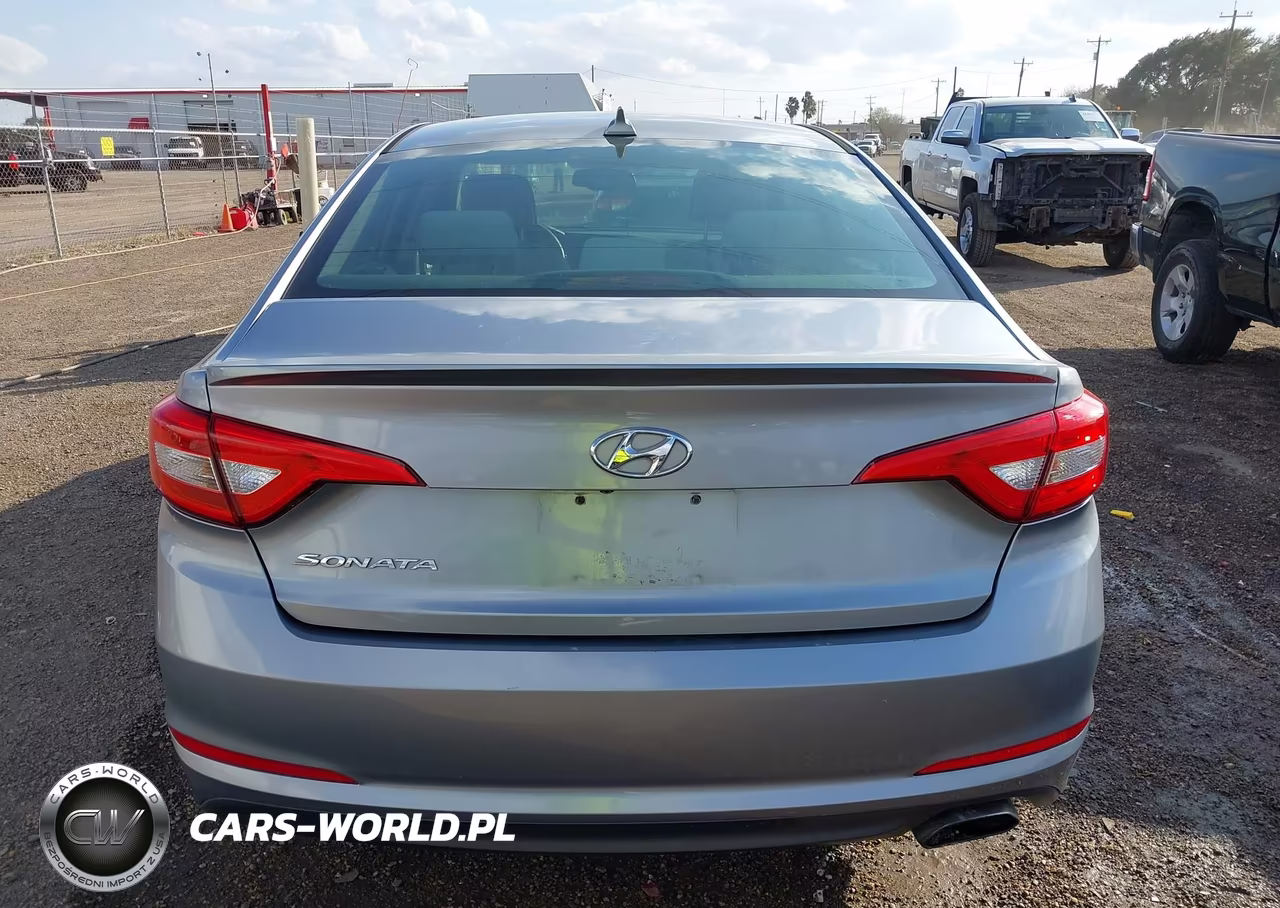 2016 Hyundai Sonata Se VIN:5NPE24AF3GH350262 - 17
