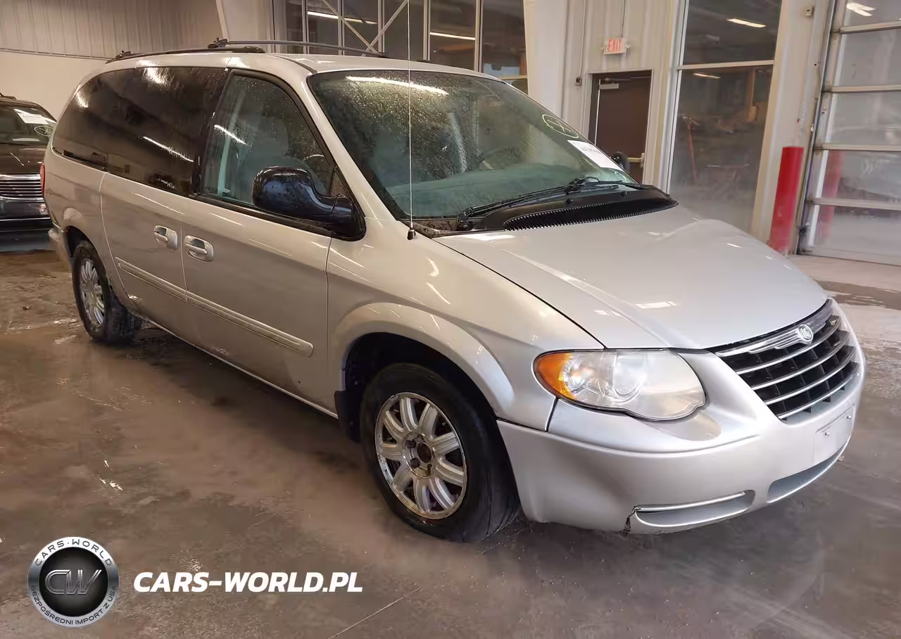 2005 Chrysler Town & Country Touring