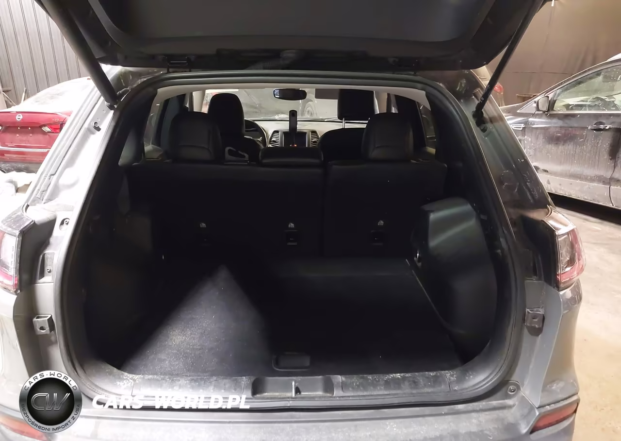 2021 Jeep Cherokee Latitude Lux 4X4 VIN:1C4PJMMX0MD209876 - 16