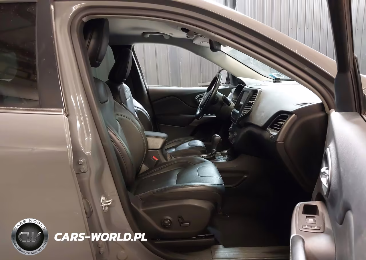 2021 Jeep Cherokee Latitude Lux 4X4 VIN:1C4PJMMX0MD209876 - 5