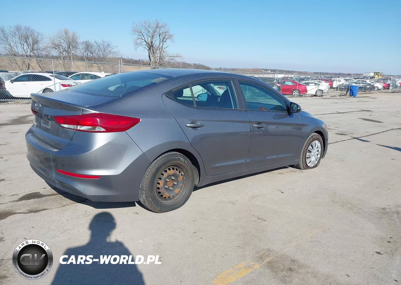 2018 Hyundai Elantra Se VIN:5NPD74LF3JH281834 - 4