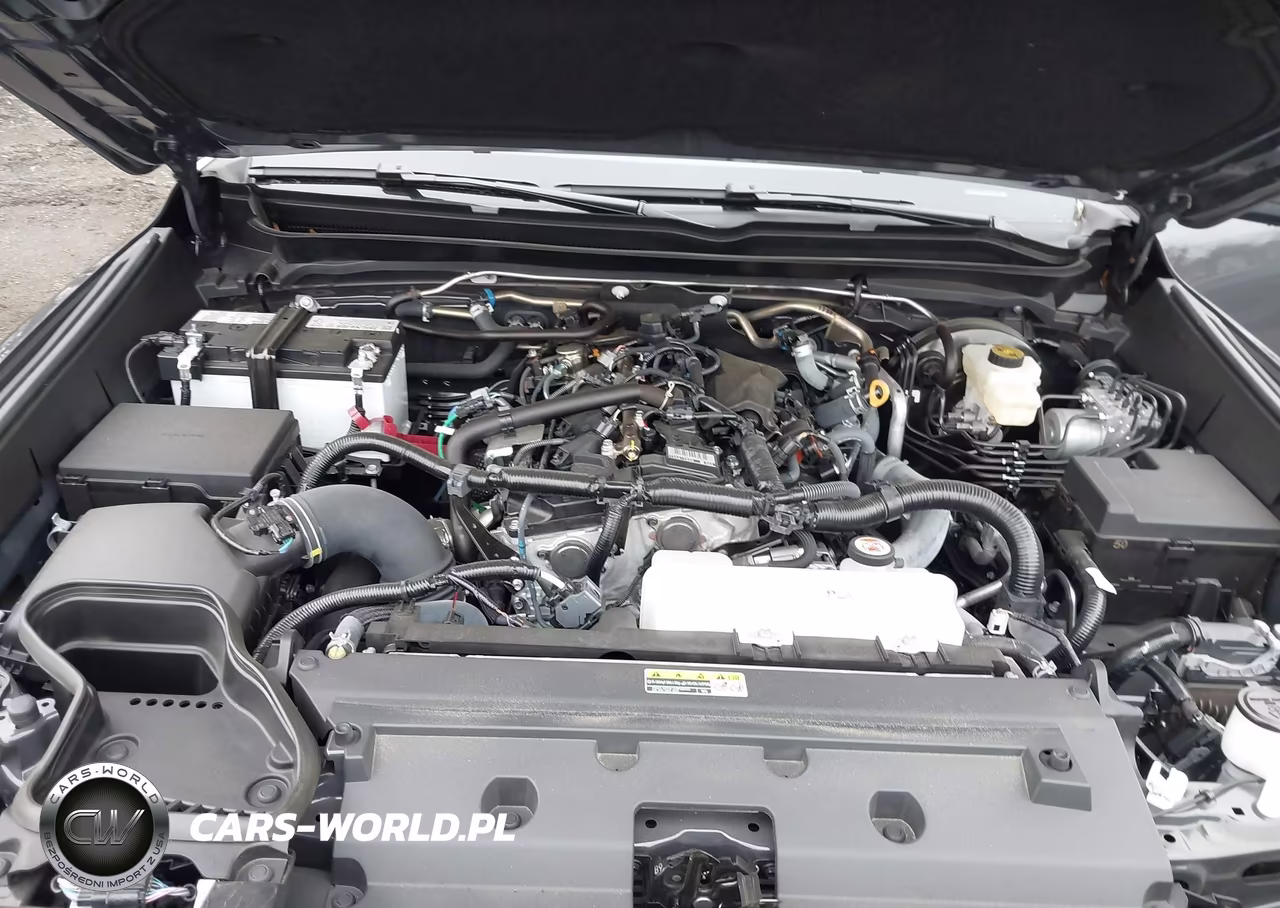 2025 Toyota Tacoma Limited VIN:3TMLB5JN2SM137343 - 10