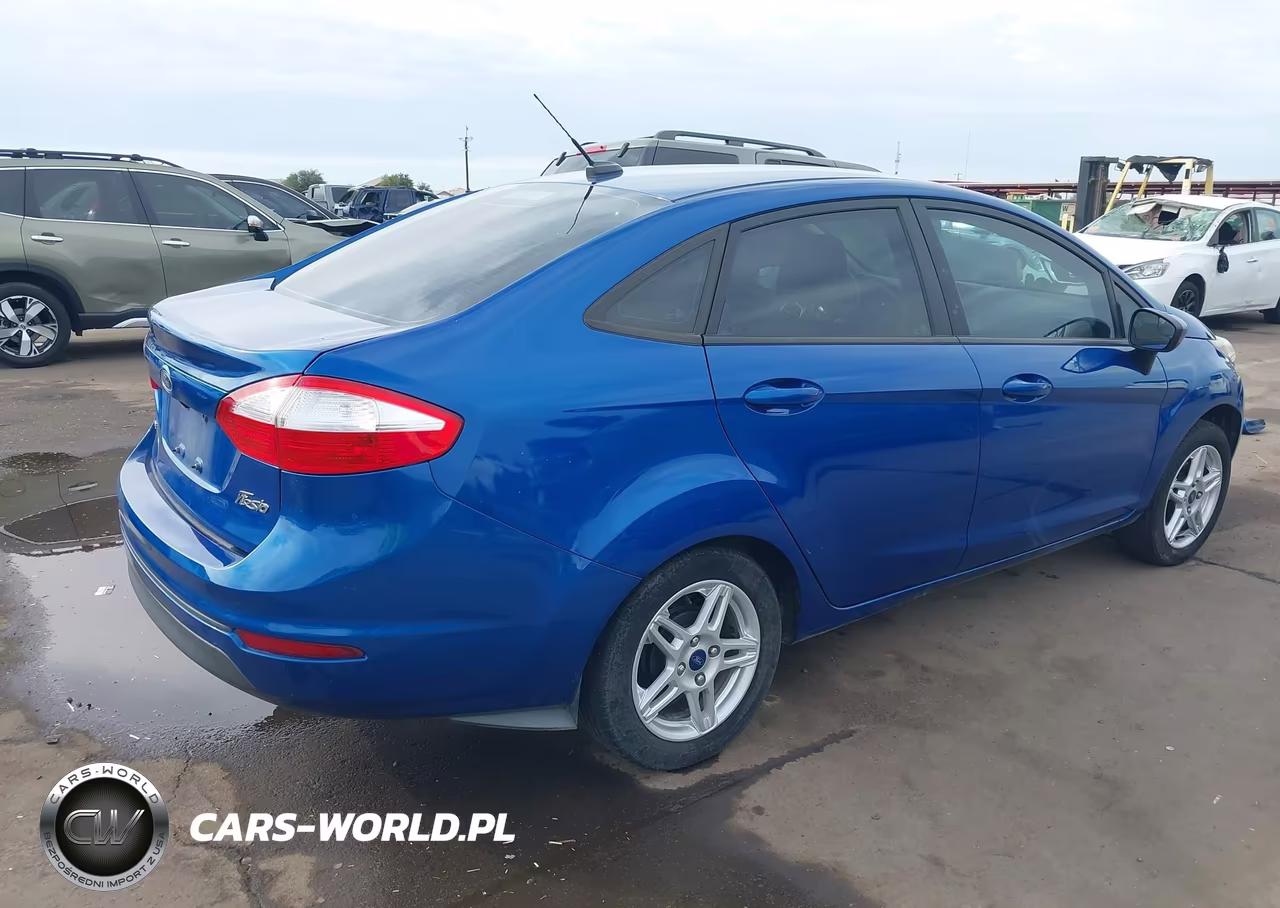 2018 Ford Fiesta Se VIN:3FADP4BJ3JM123421 - 4