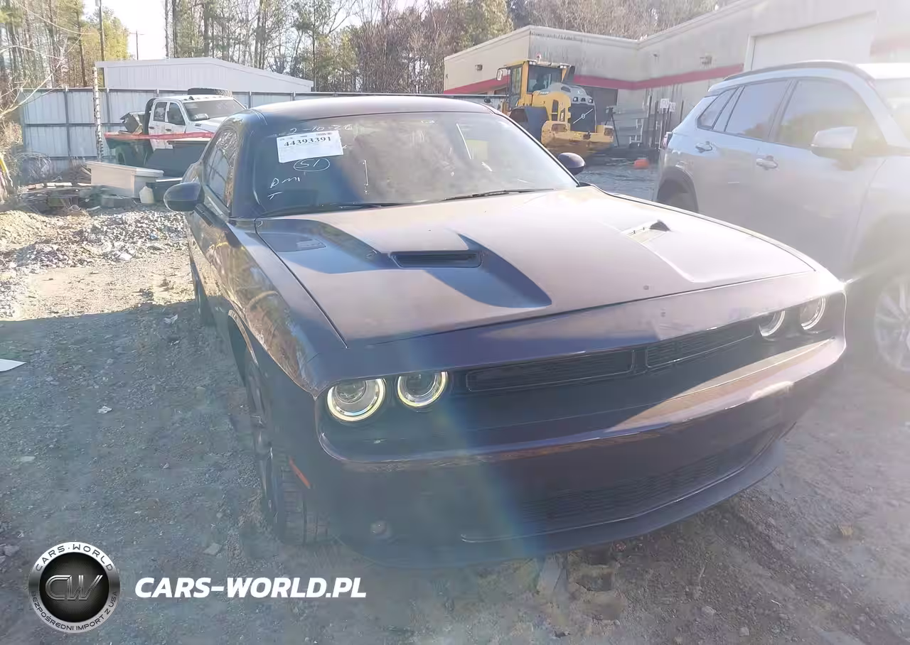 2022 Dodge Challenger Sxt