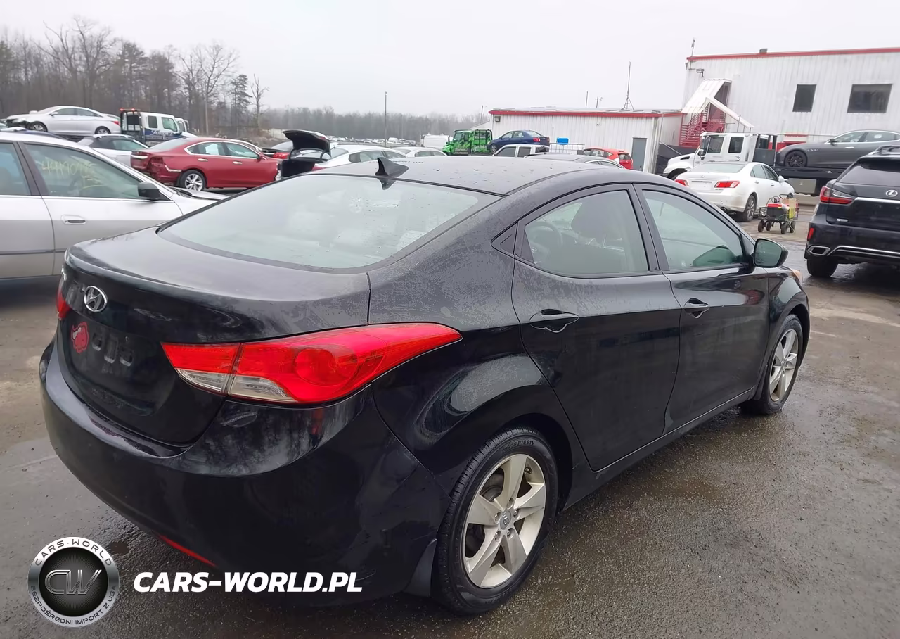 2013 Hyundai Elantra Gls VIN:KMHDH4AE2DU901277 - 4