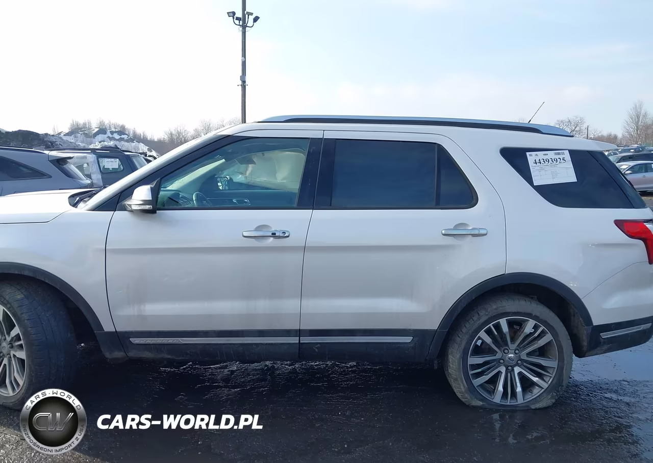 2018 Ford Explorer Platinum VIN:1FM5K8HTXJGC38794 - 14