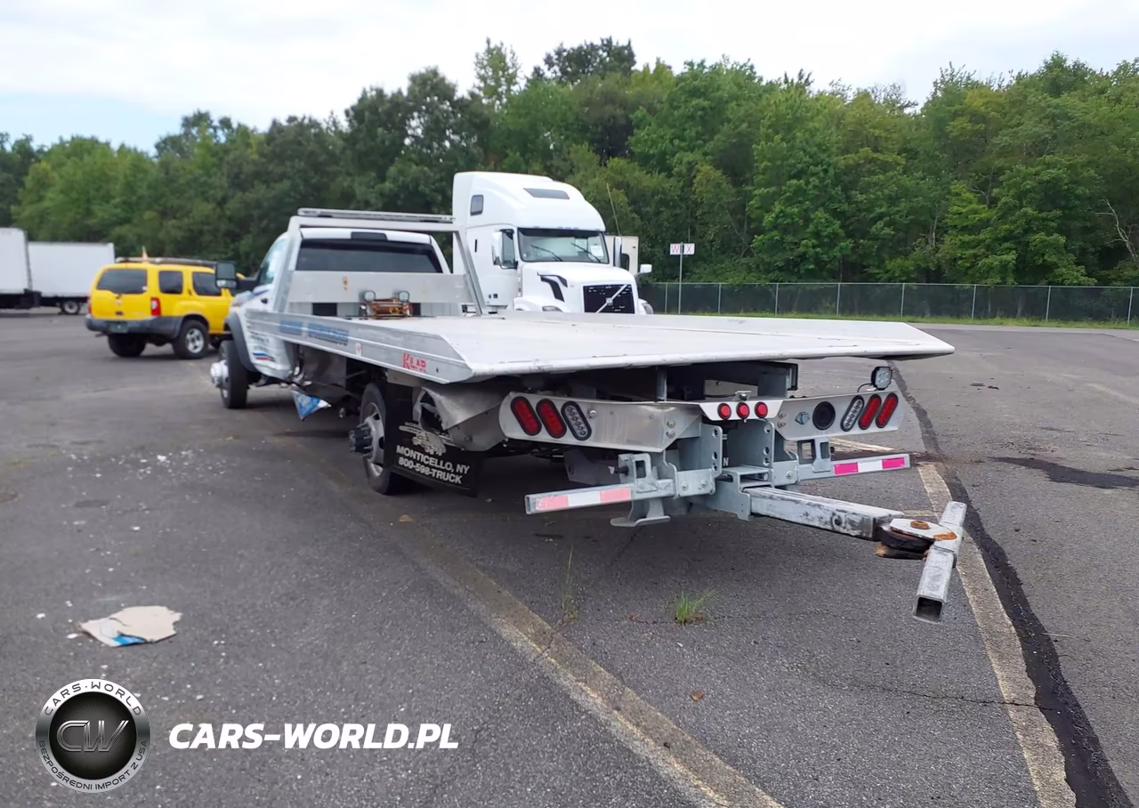2024 Ram 5500 Chassis Tradesman-Slt VIN:3C7WRNDJ6RG398987 - 3