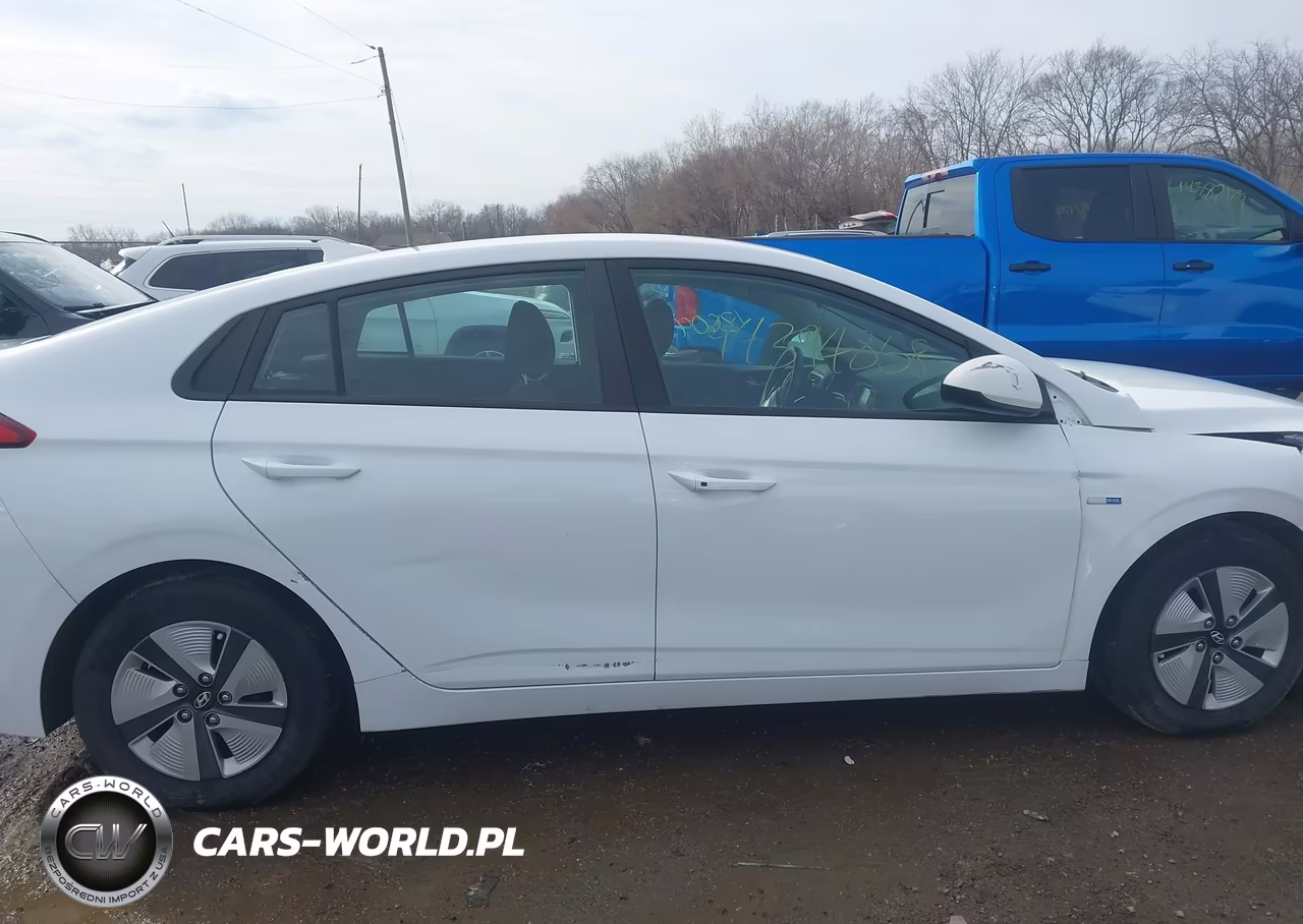 2018 Hyundai Ioniq Hybrid Blue VIN:KMHC65LC8JU076229 - 14