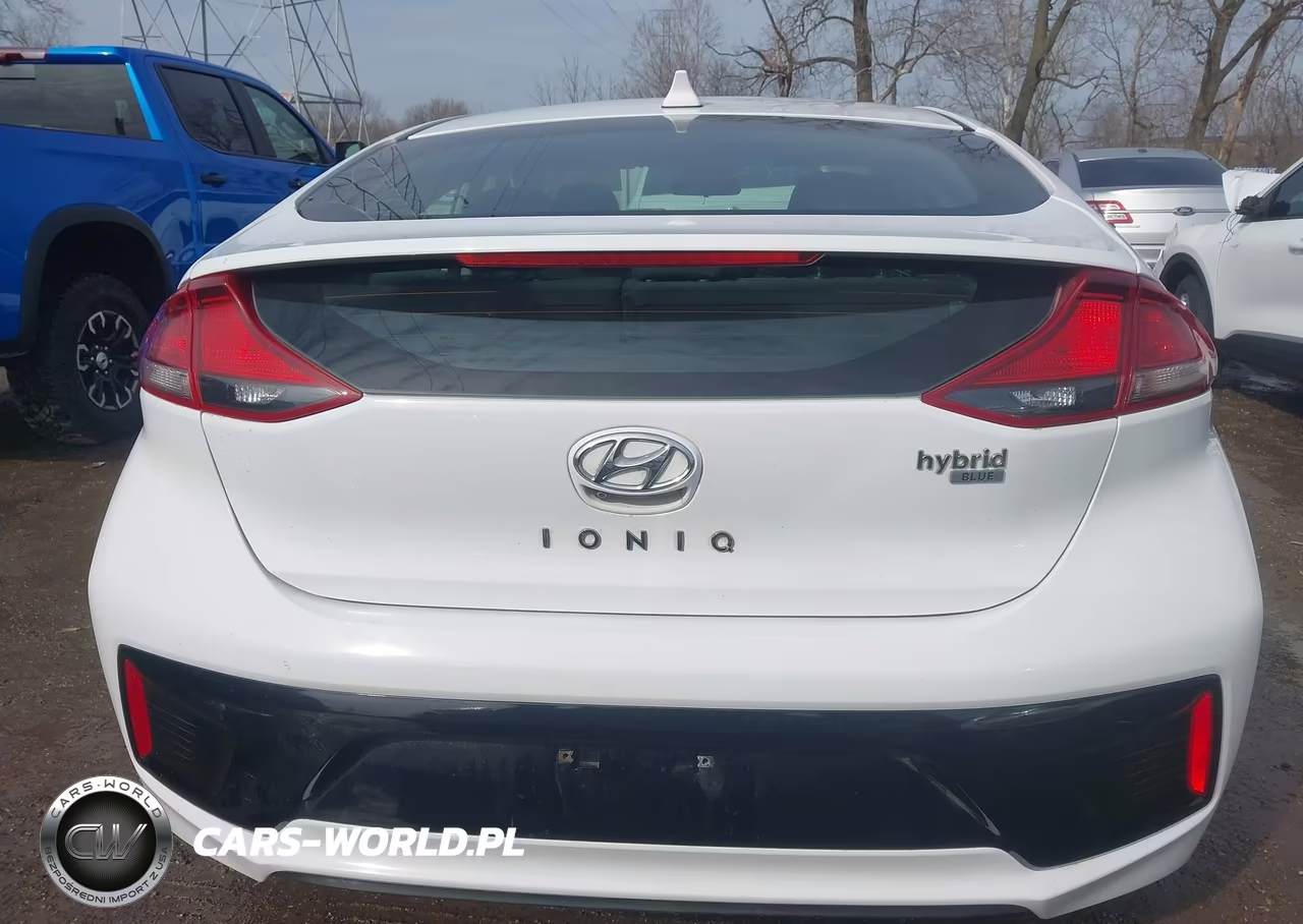 2018 Hyundai Ioniq Hybrid Blue VIN:KMHC65LC8JU076229 - 17