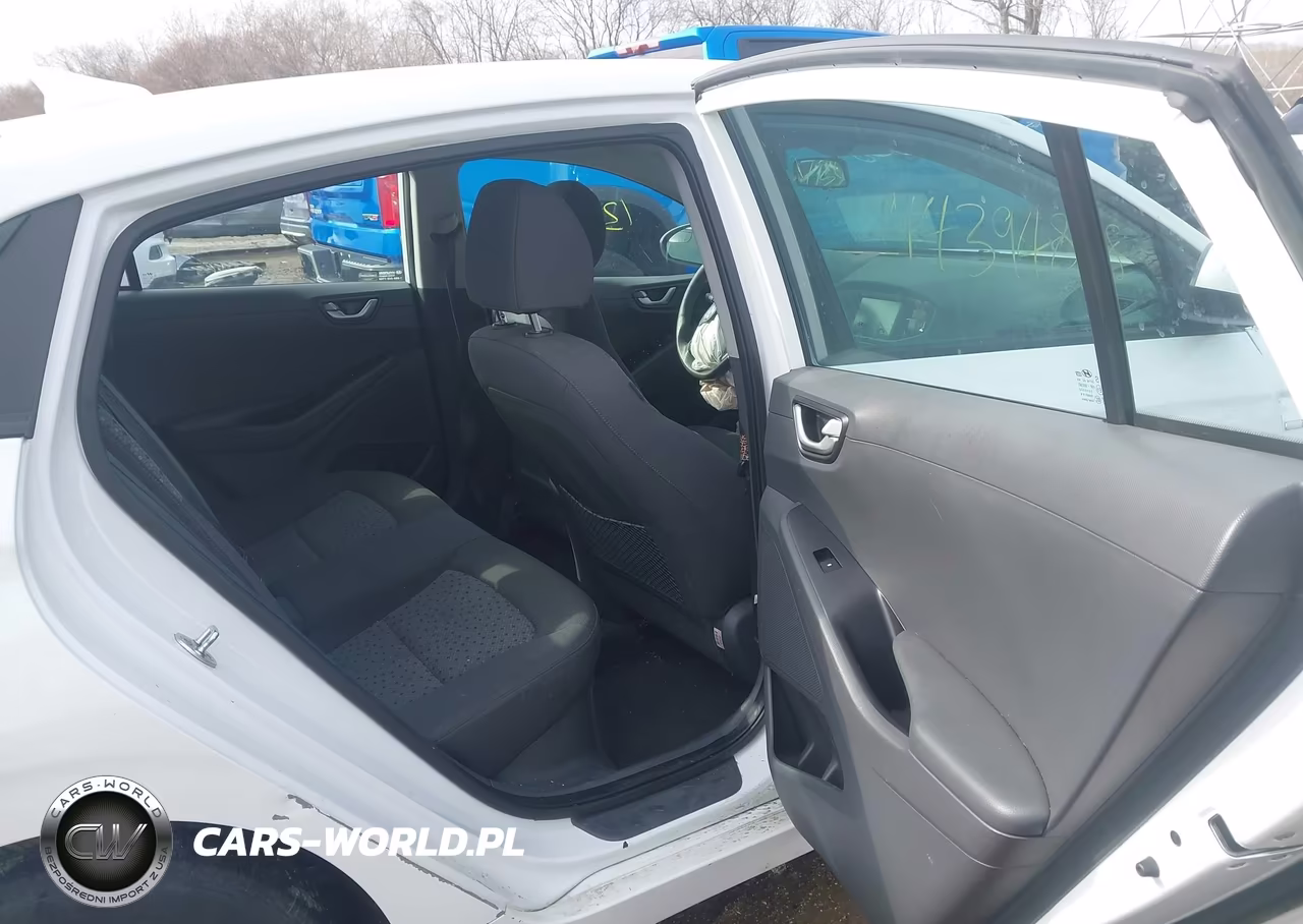 2018 Hyundai Ioniq Hybrid Blue VIN:KMHC65LC8JU076229 - 8