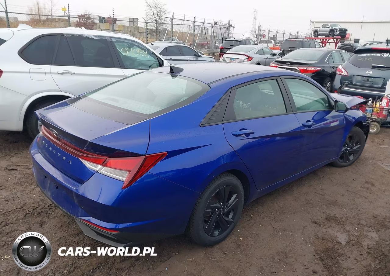 2022 Hyundai Elantra Sel VIN:KMHLM4AG8NU343574 - 4