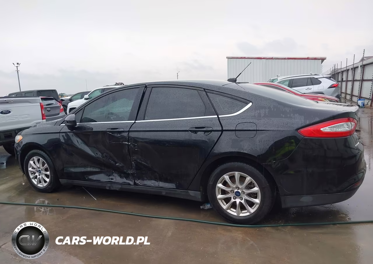 2015 Ford Fusion S VIN:3FA6P0G70FR278730 - 14