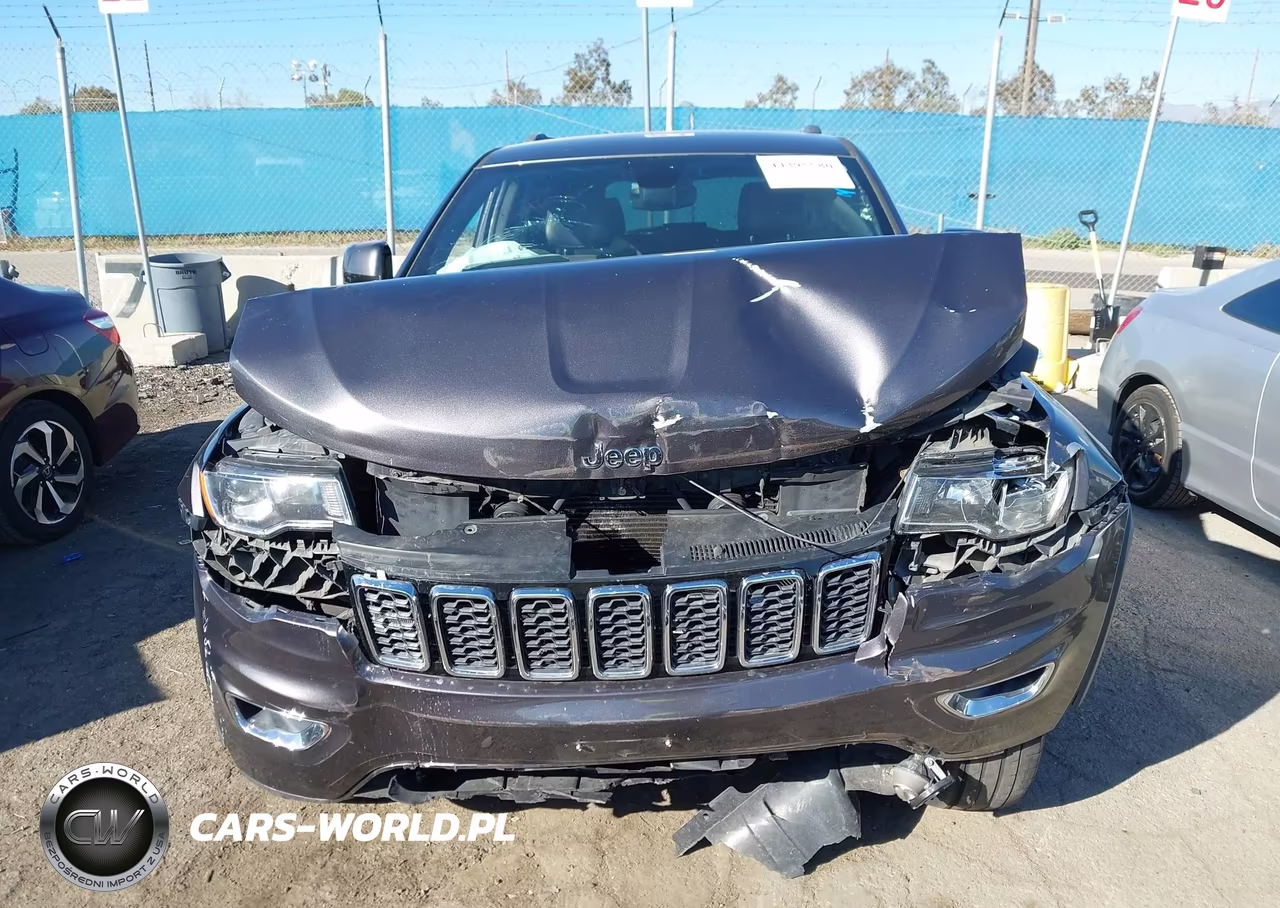 2017 Jeep Grand Cherokee Laredo 4X2 VIN:1C4RJEAG3HC678779 - 12