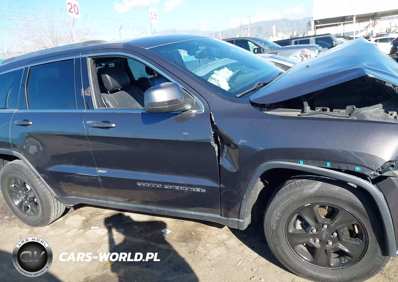 2017 Jeep Grand Cherokee Laredo 4X2 VIN:1C4RJEAG3HC678779 - 13