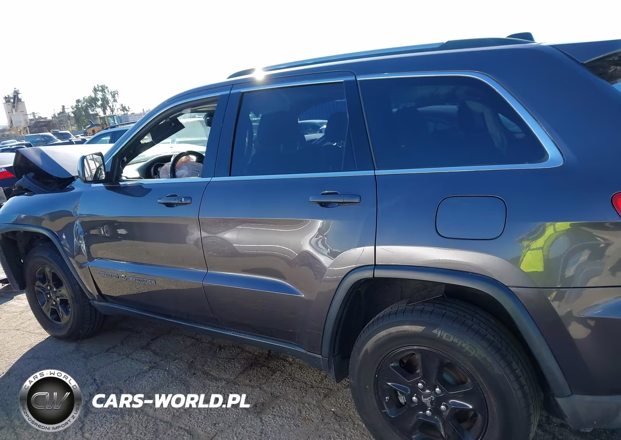 2017 Jeep Grand Cherokee Laredo 4X2 VIN:1C4RJEAG3HC678779 - 14