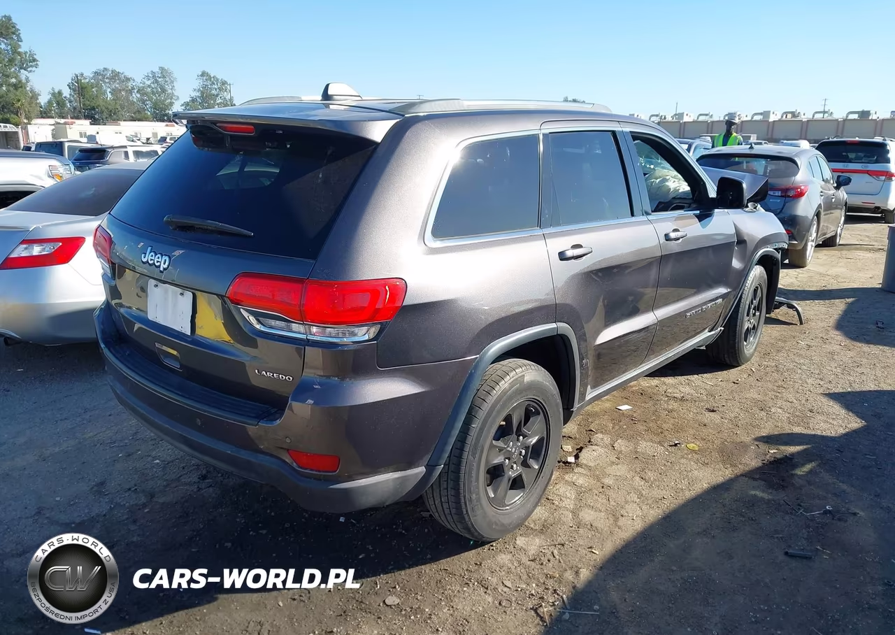 2017 Jeep Grand Cherokee Laredo 4X2 VIN:1C4RJEAG3HC678779 - 4