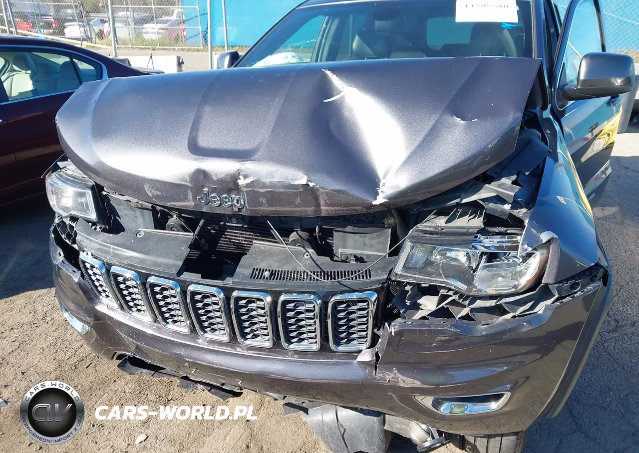 2017 Jeep Grand Cherokee Laredo 4X2 VIN:1C4RJEAG3HC678779 - 6