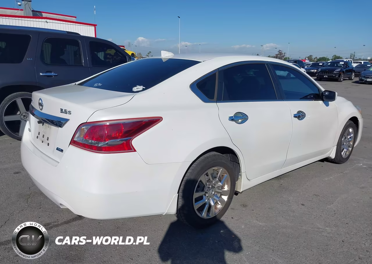2013 Nissan Altima 2.5 S VIN:1N4AL3AP1DN550928 - 4