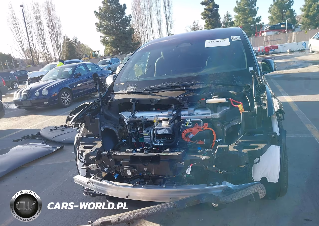 2026 Tesla Model X Plaid VIN:7SAXCBE63TF477867 - 12