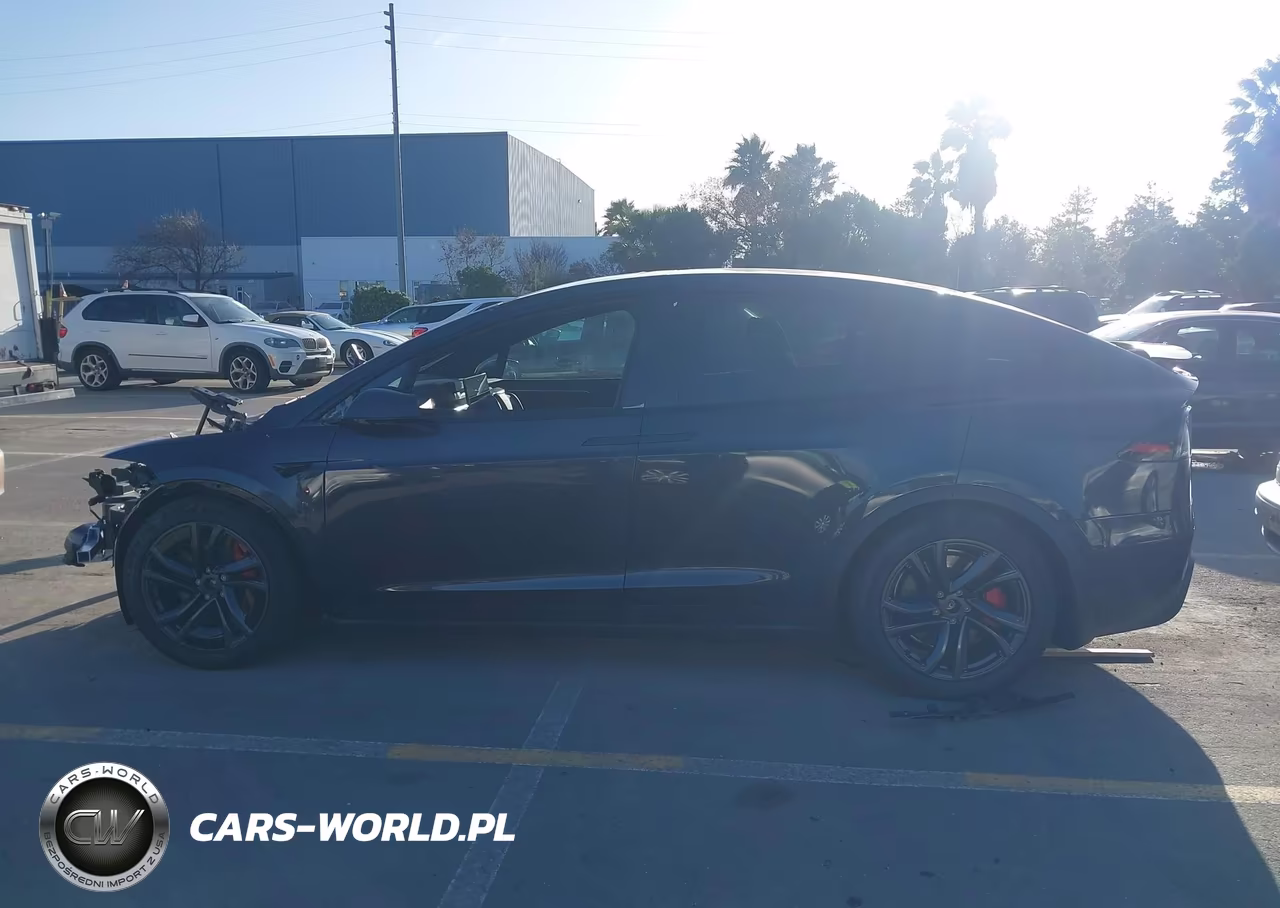 2026 Tesla Model X Plaid VIN:7SAXCBE63TF477867 - 14