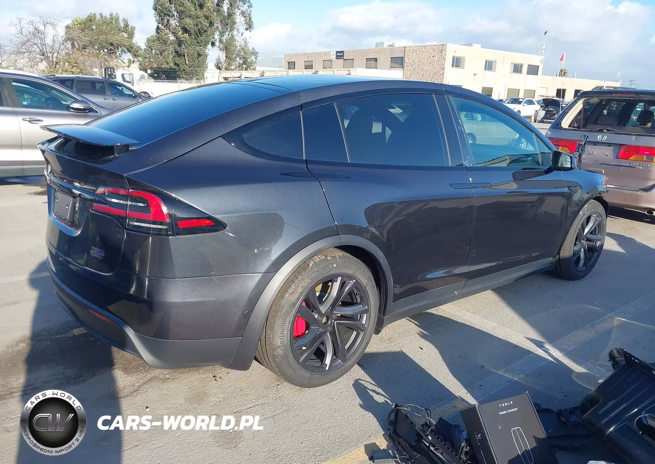 2026 Tesla Model X Plaid VIN:7SAXCBE63TF477867 - 4