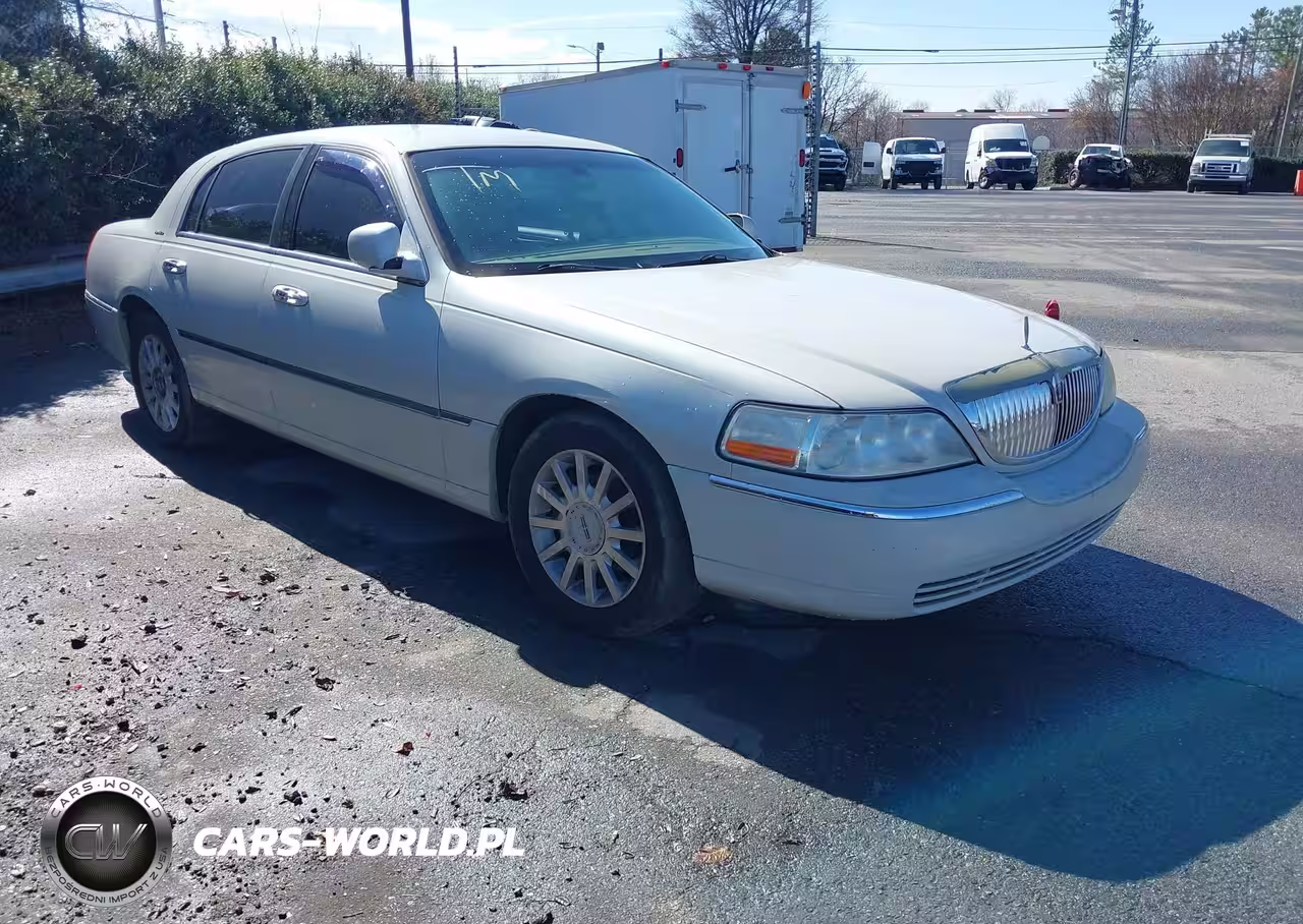 2006 Lincoln Town Car Signature