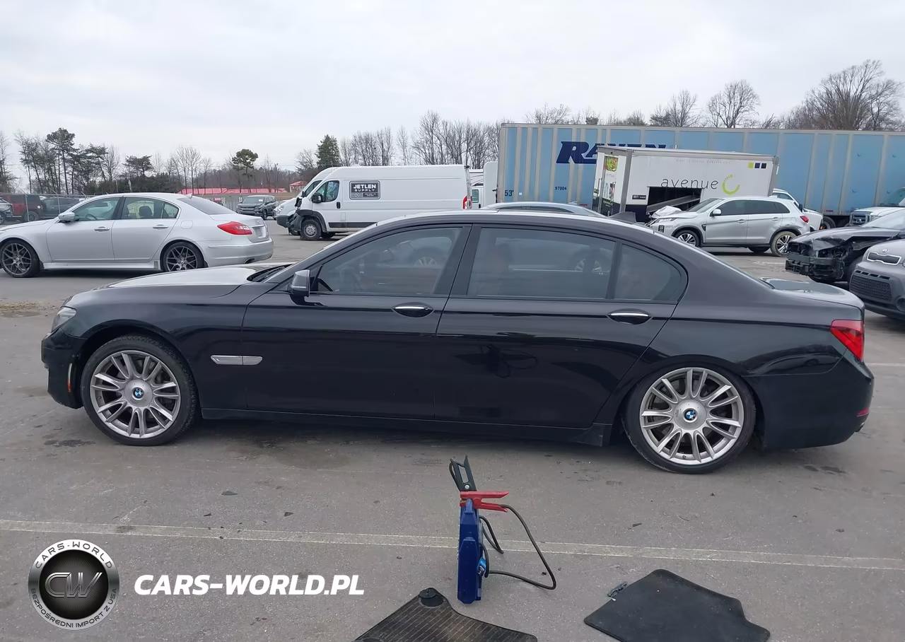 2013 BMW 750Li VIN:WBAYE8C52DD131825 - 14