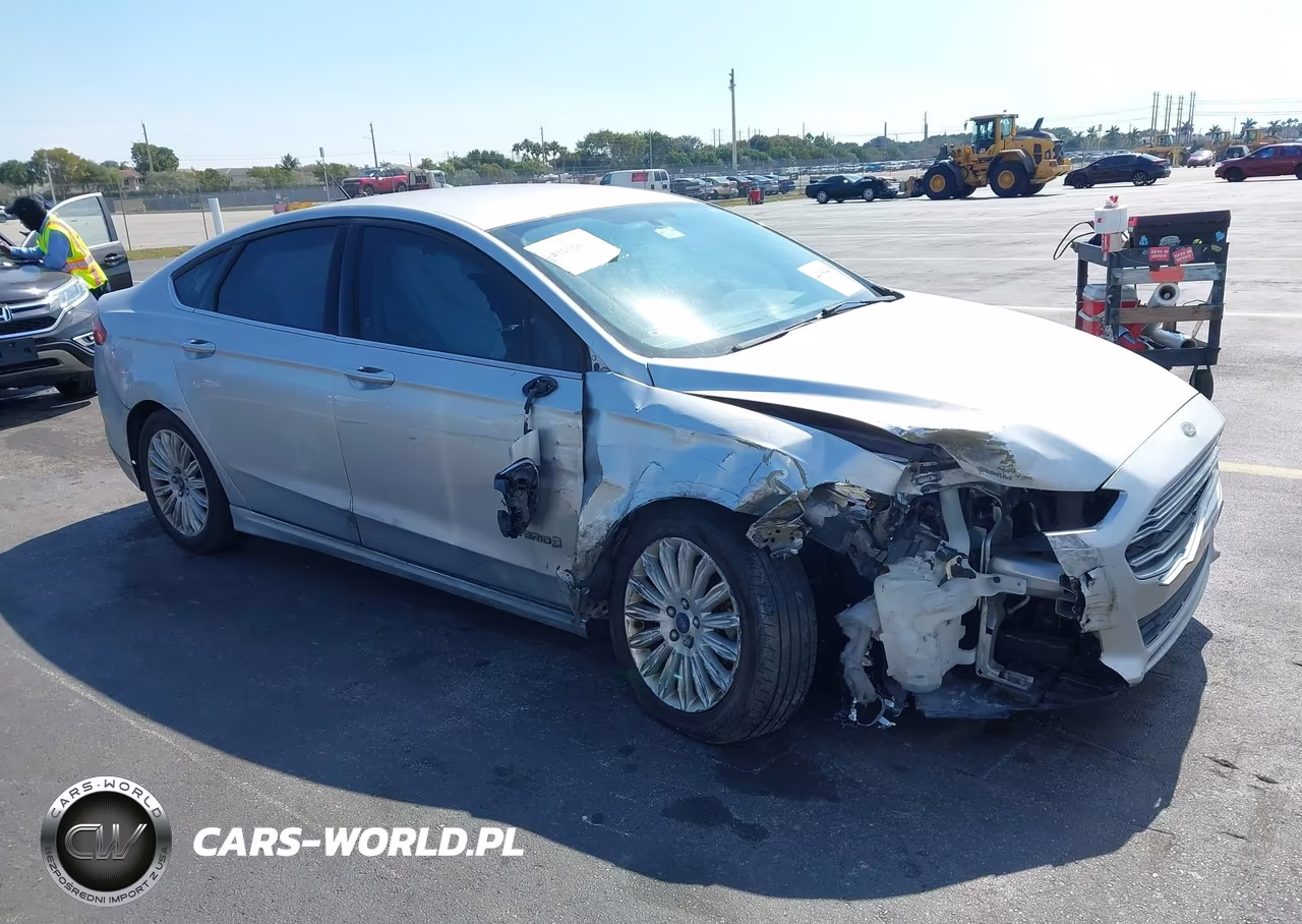 2015 Ford Fusion Hybrid Se – zdjęcie 1 z 16
