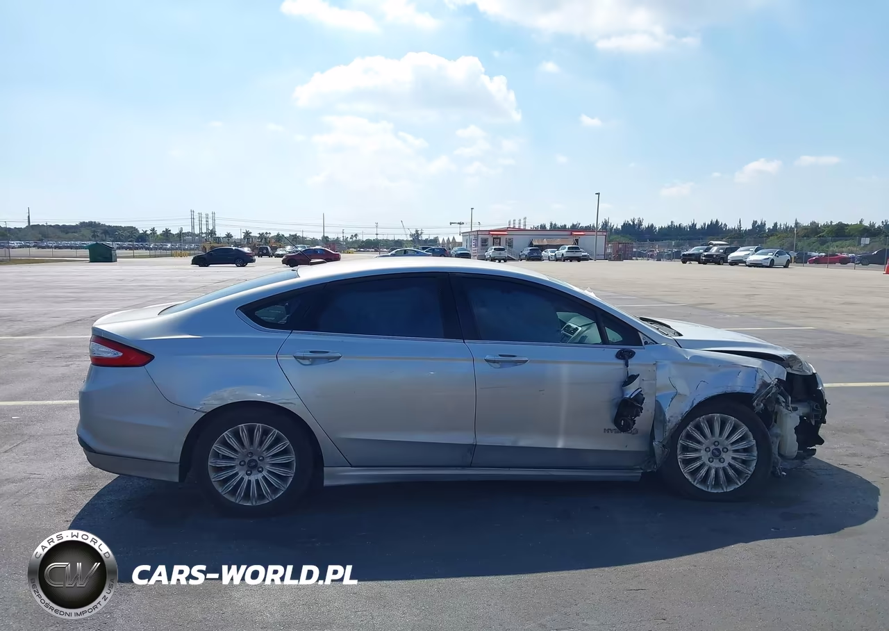 2015 Ford Fusion Hybrid Se VIN:3FA6P0LU3FR288714 - 13
